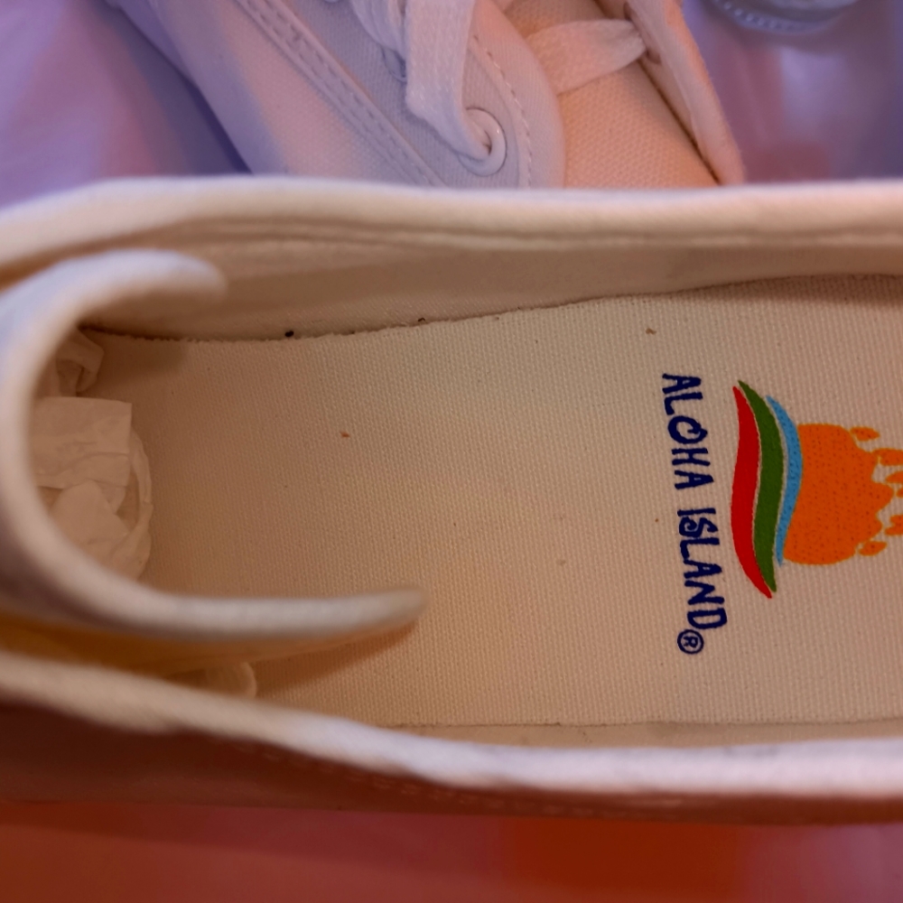 ALOHA ISLAND PUMPKIN SEED SNEAKERS